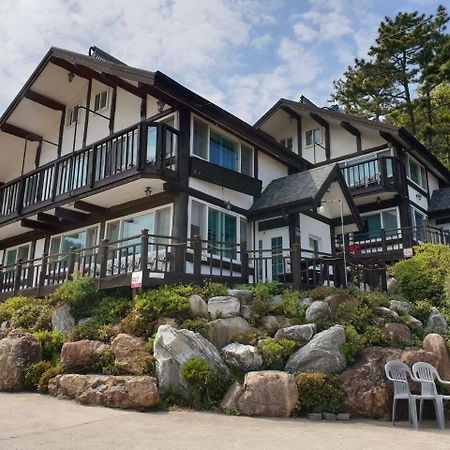 Tongyeong Yehyang Pension Luaran gambar