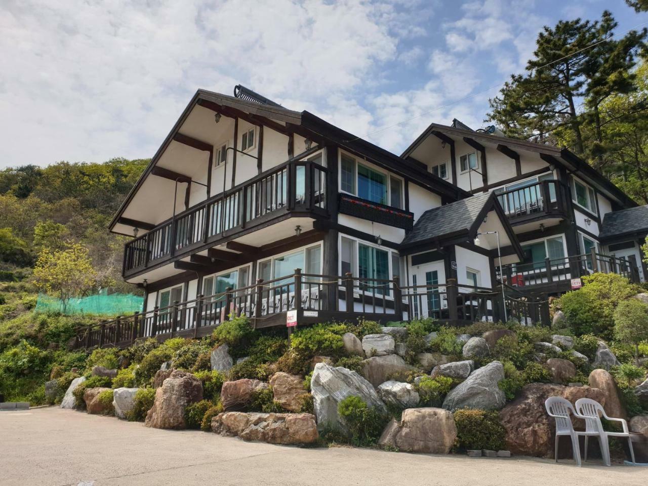 Tongyeong Yehyang Pension Luaran gambar